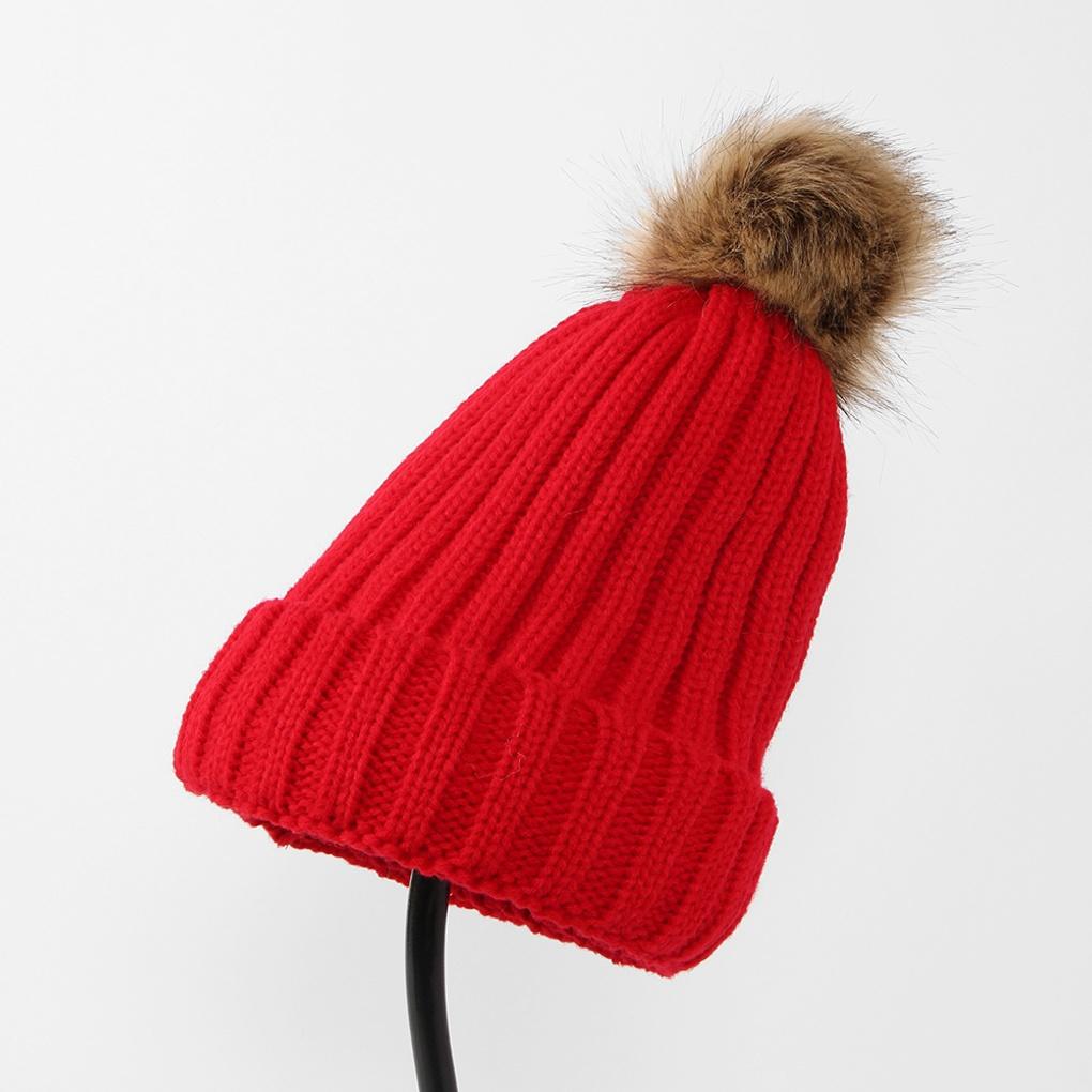 Зимняя шапка с помпоном / красная вязаная шапка