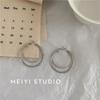 Высококачественные двухслойные круглые серьги из матового металла - универсальный стиль 2024 года для женщин
