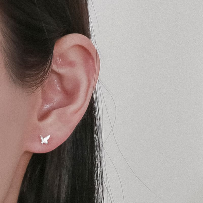 JEWNEL (1+1)Silver925 Simple Curved Butterfly Piercing