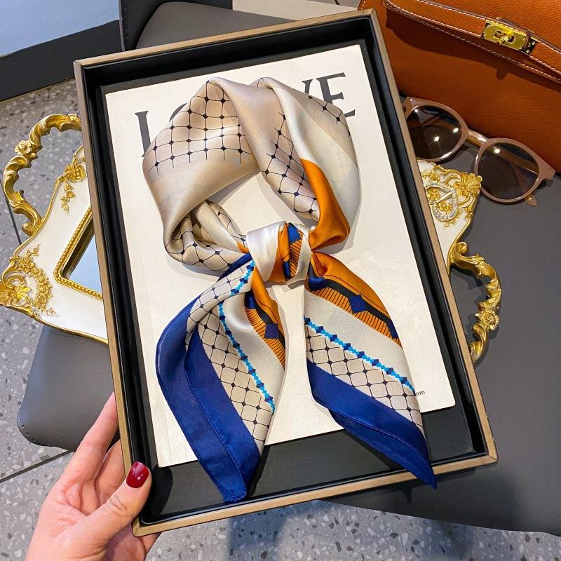 New silk scarf women's fashion versatile high-end small square scarf Korean version neck protection scarf spring and autumn retro scarf tied bag