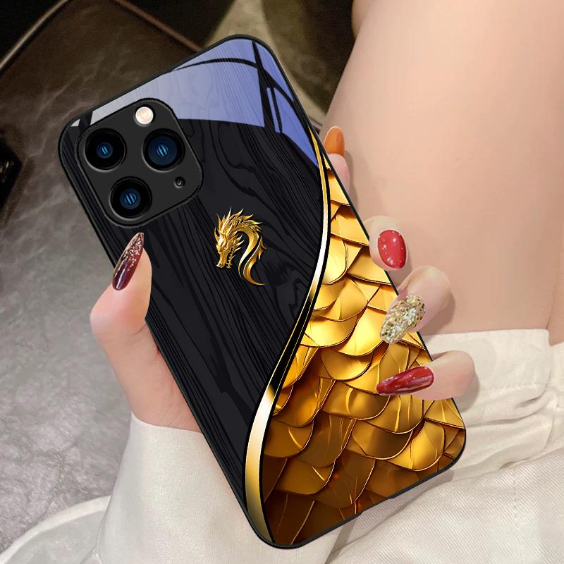 Черный чехол из закаленного стекла для iPhone 15 Pro 14 13 12 Mini 11 XS Max XR 7 8 Plu SE 2020 2022 с текстурой дерева и красной драконьей чешуей