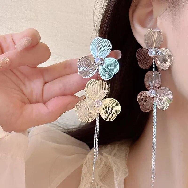 Преувеличенные длинные серьги с кисточками со стразами, модные серьги-капли с цветами, персонализированные висячие серьги для девочек, уникальные вечерние украшения