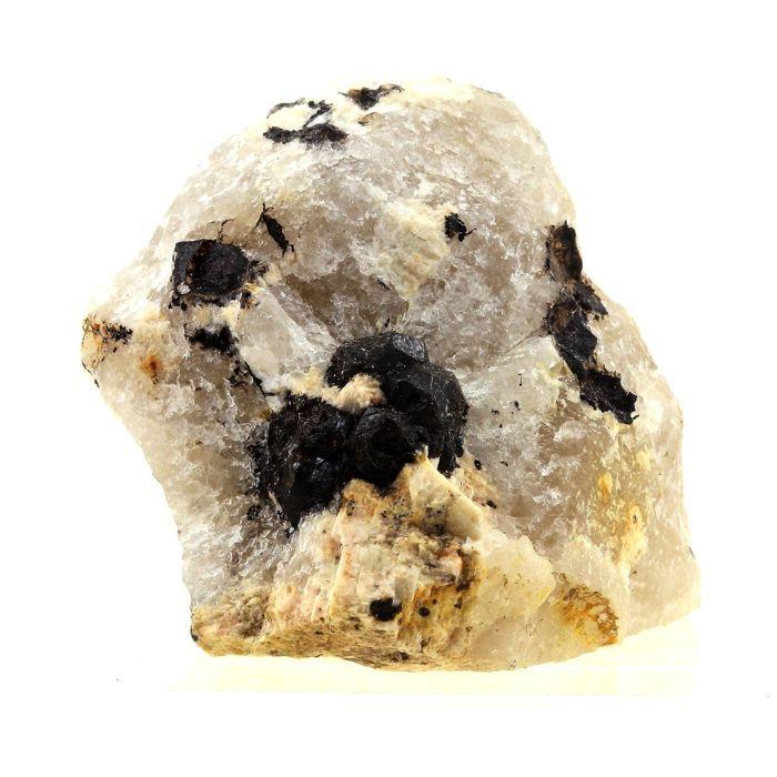 Pierres et Minéraux. Grenat. 174.0 ct. Marcognac, Saint-Yrieix-la-Perche, France.