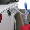 Масляный сифонный насос Удобная гибкая трубка Надежная перекачка жидкости Насос с батарейным питанием для гаража