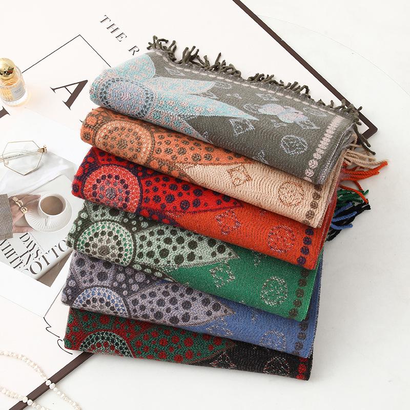 Women's Ethnic Style Jacquard Shawl: Thick, Warm Imitation Cashmere Scarf for Autumn/Winter