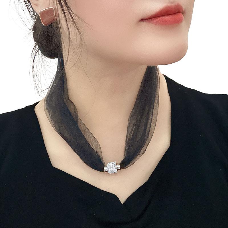 1Pc Necklace Magnetic Buckle Neck Scarves Neck Protection Neck Brace Elegant Scarf Bright Color Women Fashion