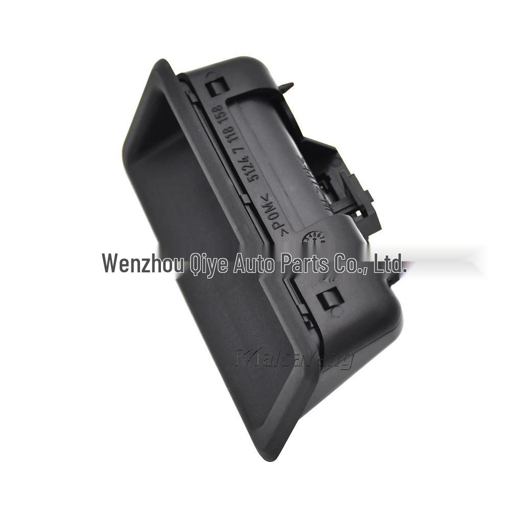 Кнопка электрического переключателя крышки багажника автомобиля BMW 51247118158