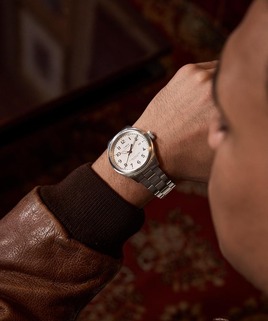 Taimaegseu Waterbury Ace Stainless Steel Bracelet Watch 41Mm