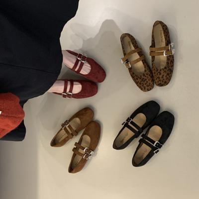 2025 новая осенняя замшевая обувь с круглым носком, внутренним танкетным каблуком, замшевой металлической пряжкой, универсальная, нишевая, вечерний бриз, с мелким вырезом, женские туфли-лодочки