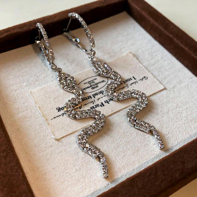 Серебряная Игла Алмазные Геометрические Змеевидные Длинные Серьги Европейские и Американские Легкая Роскошь Серьги с Индивидуальностью Модные Серьги с Характером Женские