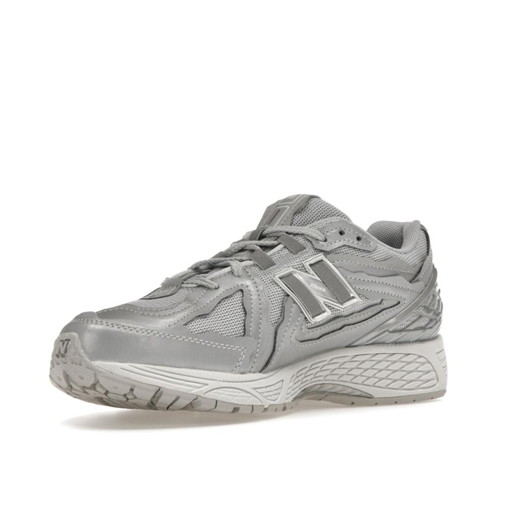 New Balance 1906D Protection Pack — мужские кроссовки серебристый металлик белый малиновый M1906DH