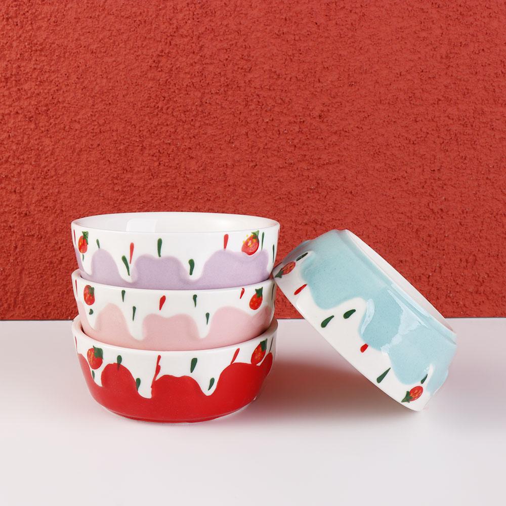 Крыса хорек жует шиншиллу песчанку кормление домашних животных поилка миска для хомяка еда миска