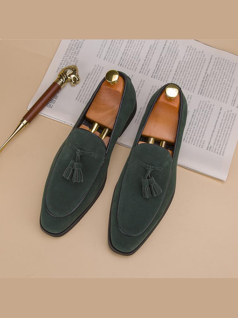 Fashion Casual Plus Size Leather Tassel Loafers Branded Men Formal Business Leather Shoes Fashionable Korean Style Pointed Leather Shoes