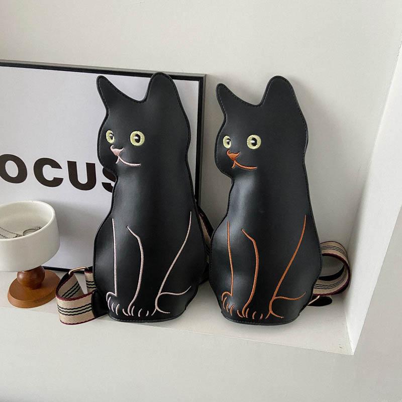 Girly Style Personality Modeling Cat Cute Lady Breast Bag 2025 New Korean Version Street Shot Messenger Lady Bag Tide