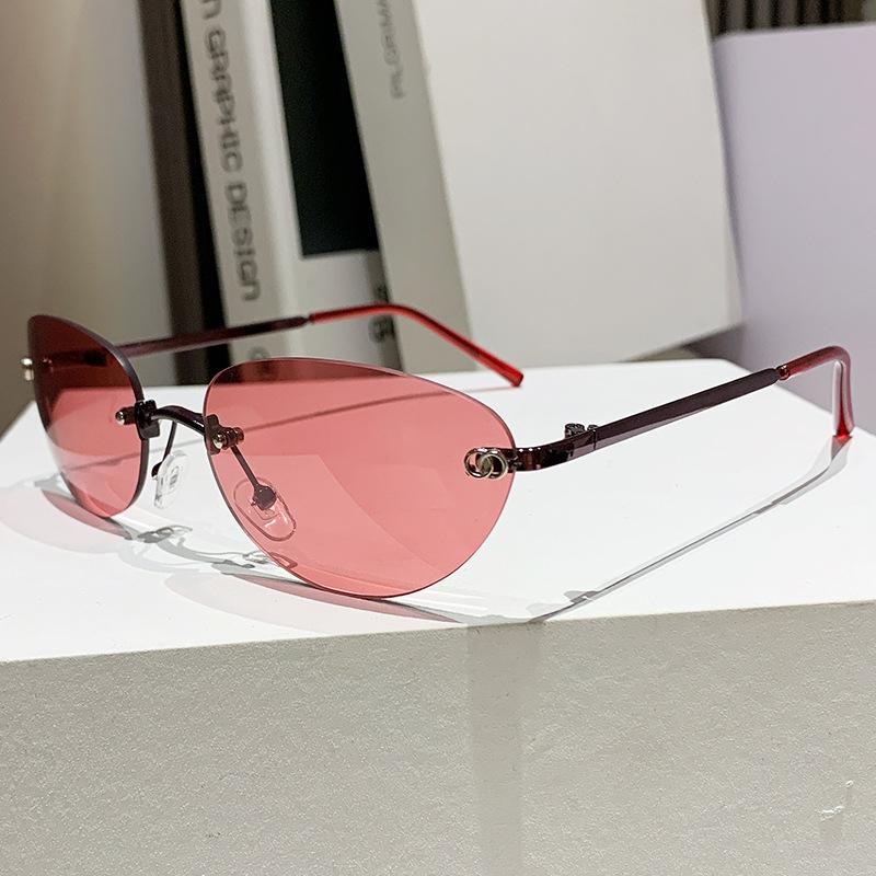 High-end European and American Style Frameless Sunglasses for Women, Luxurious and Stylish, with UV Protection.