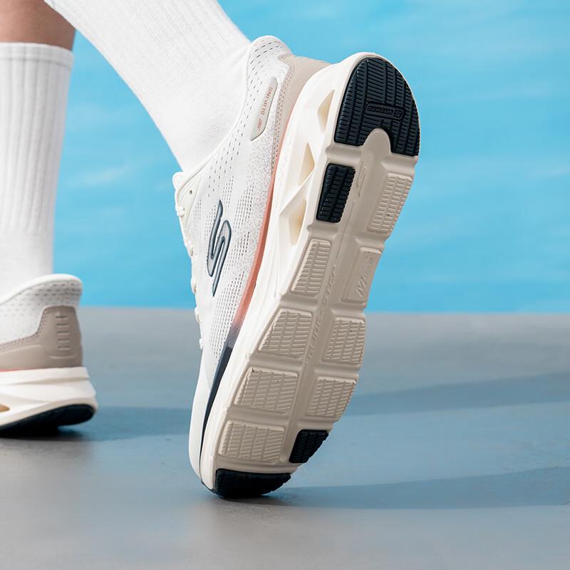 Skechers Мужские беговые кроссовки GO'7/24 221040-NAT