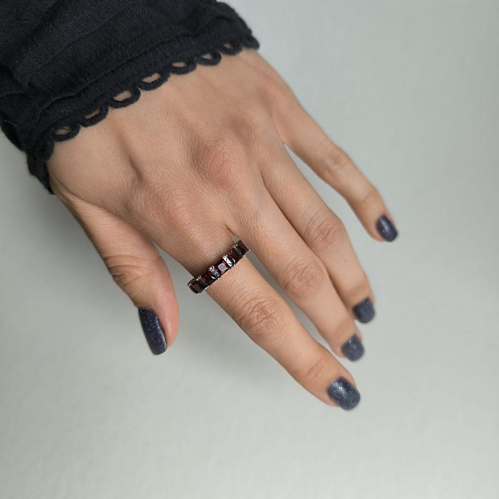 Серебряное кольцо с натуральным гранатом 2.617ct, вес изделия 3,19 гр (2181354)