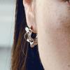 Cellmute PETAL HOOP EARRING_S(SILVER COLOR)