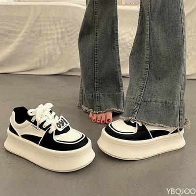 Весна новая Модная универсальная Женская обувь для увеличения роста Повседневные удобные Кроссовки Тренд Удобная платформа Вулканизированная обувь