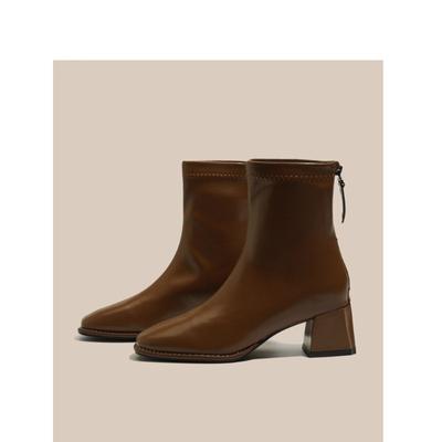 Мода 2025 Новые женские ботильоны в британском ретро-стиле с квадратным носком, облегающим голенищем, на универсальном блочном каблуке из мягкой кожи