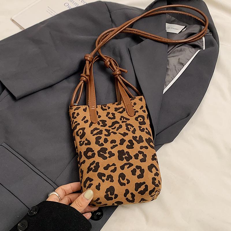 Высококачественная сумка-мессенджер для мобильного телефона, женская сумка-мессенджер 2024 года, осень-зима, новая модная универсальная матовая ретро-сумка