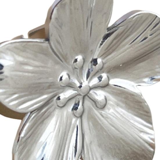 Кольцо с цветком, регулируемое, полированное, металлическое, сплошного цвета, гладкое, преувеличенного стиля, лепестковое, женское, для выпускного бала, подарок на день рождения, праздничный подарок, ювелирные изделия