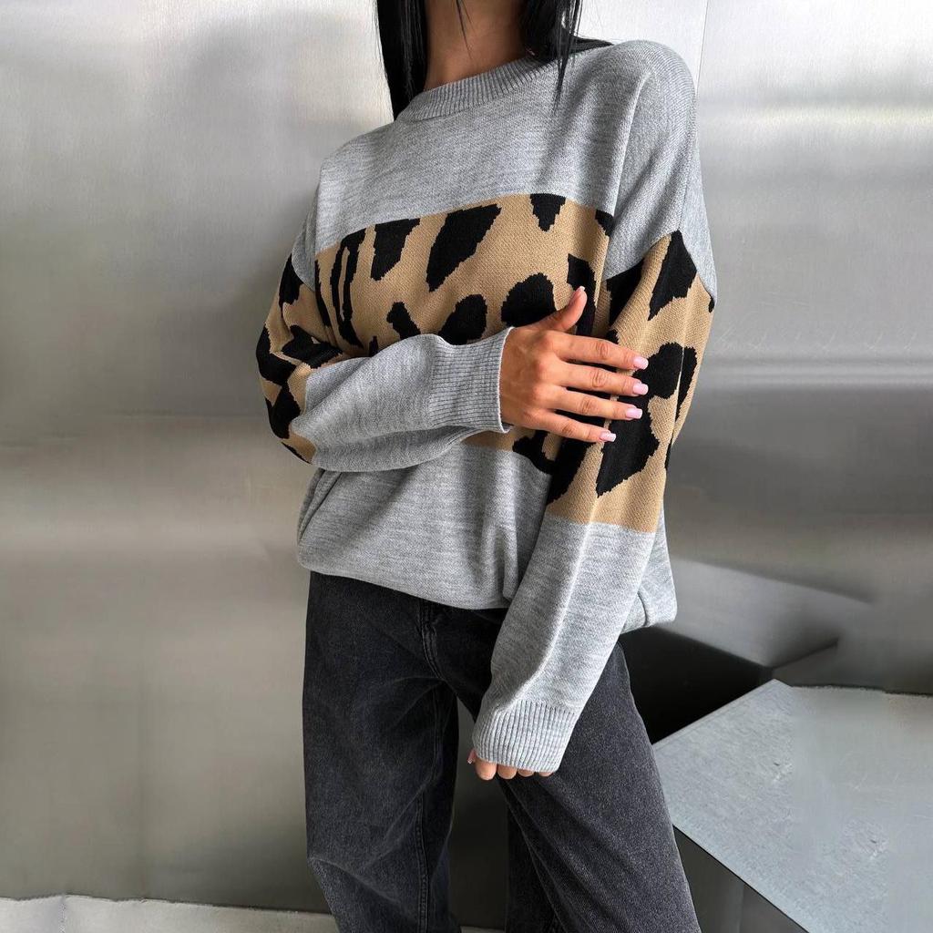 European & American Leopard Print Contrast Sweater - Casual, Loose-Fit, Round Neck Pullover for Women - Perfect for Autumn & Winter.