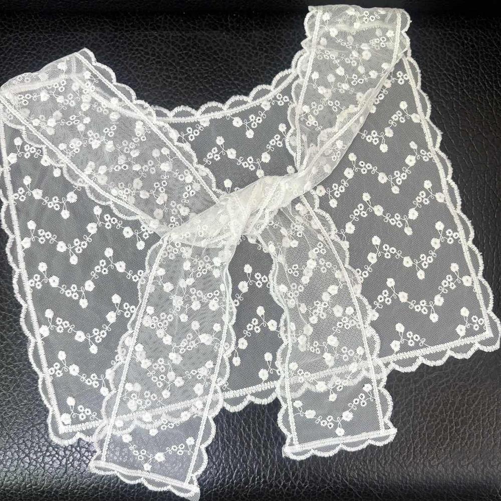 Fashion Lace Scarf Hollow Fake Collar Lace Crochet Small Shawl Women Clothes Accessories Office Lady Women Decorative Collor