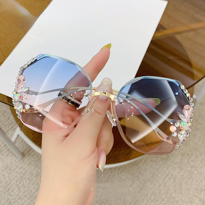 Luxury Fashion Oversized Rimless Sunglasses Women Fashion Brand Designer Big Frame Diamond Square Sun Glasses for Female Lentes
