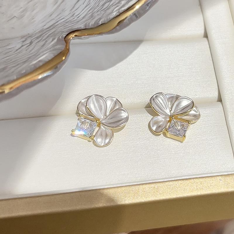 Новые Роскошные Винтажные Серьги-пусеты с Цветком из Имитации Ракушки, Цирконом, Жемчугом и Цветком из Ракушки, Женская Мода, Элегантные Ювелирные Аксессуары