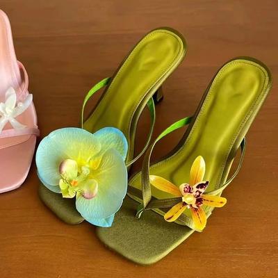 Модные женские тапочки Повседневная модная обувь высокого качества для женщин Неглубокие женские сандалии Элегантные женские тапочки с цветочным дизайном