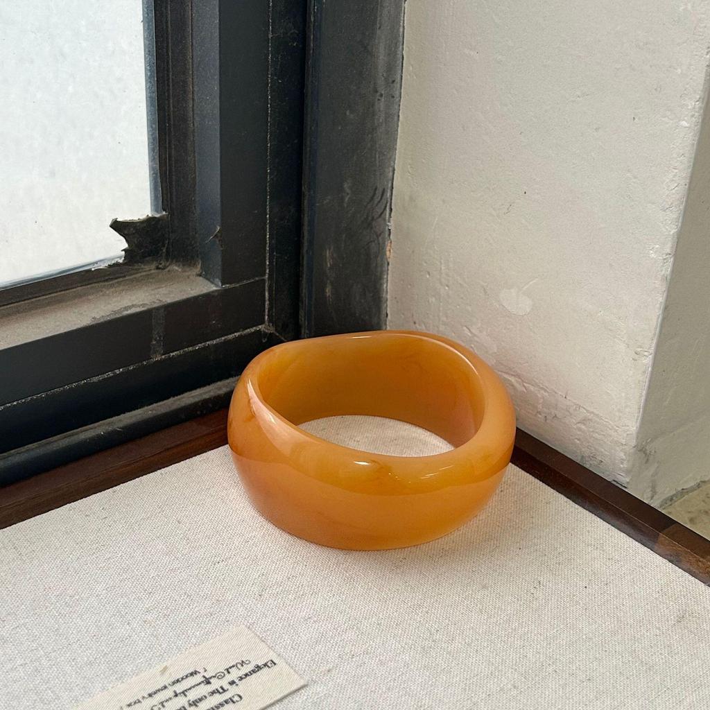 Exaggerated Irregular Geometric Resin Bracelet for Women - Fashionable Wide Bangle