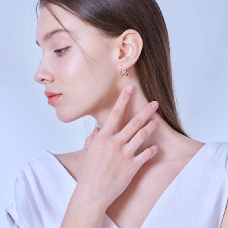 Серьги-гвоздики ELLE Jewelry 14K GF Объемный Треугольник One-Touch ELGPEE436