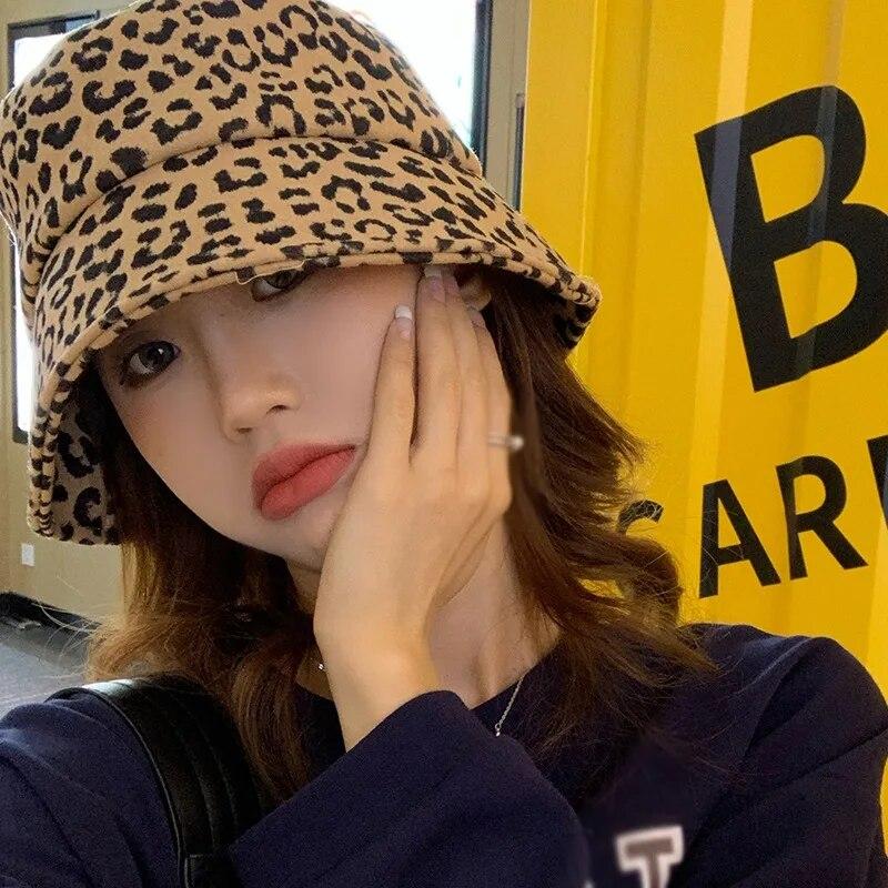 Рыбак, Самка леопарда, Тонкая, Солнце, Солнцезащитный крем, Весна, Осень Ведро с водой