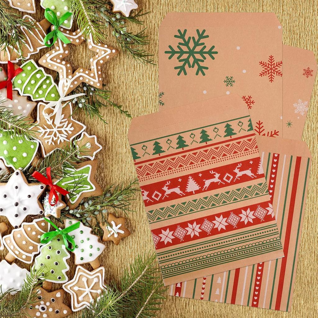 100pcs Christmas Kraft Bags Festive Paper Gift Bags 4 Unique Designs Christmas Party Goody Bags and Buffet Tables Party Supplies