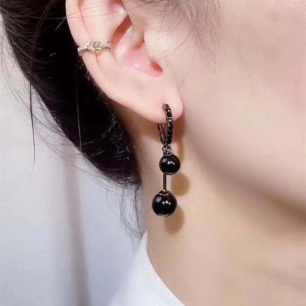 1pair Vintage Black Small Ball Earrings, Niche Temperament Earrings, Women's Versatile Earrings