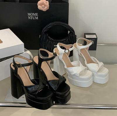 Модные летние 2025 сандалии с квадратным носком, на высоком каблуке, на водонепроницаемой платформе, на толстой подошве, женские универсальные и модные с одним ремешком на высоком каблуке
