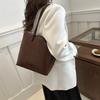 This Year, the Popular Large-capacity Tote Bag 2025 New Fashionable Simple Underarm Bag Casual Personalized Shoulder Bag Women's Bag