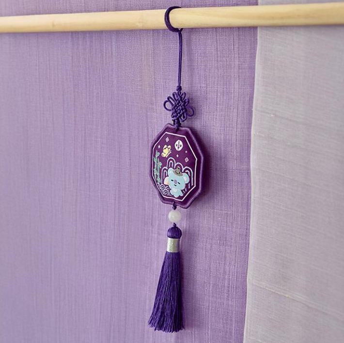 BT21 Брелок с вышитой кисточкой Premium K Edition (7 вариантов)