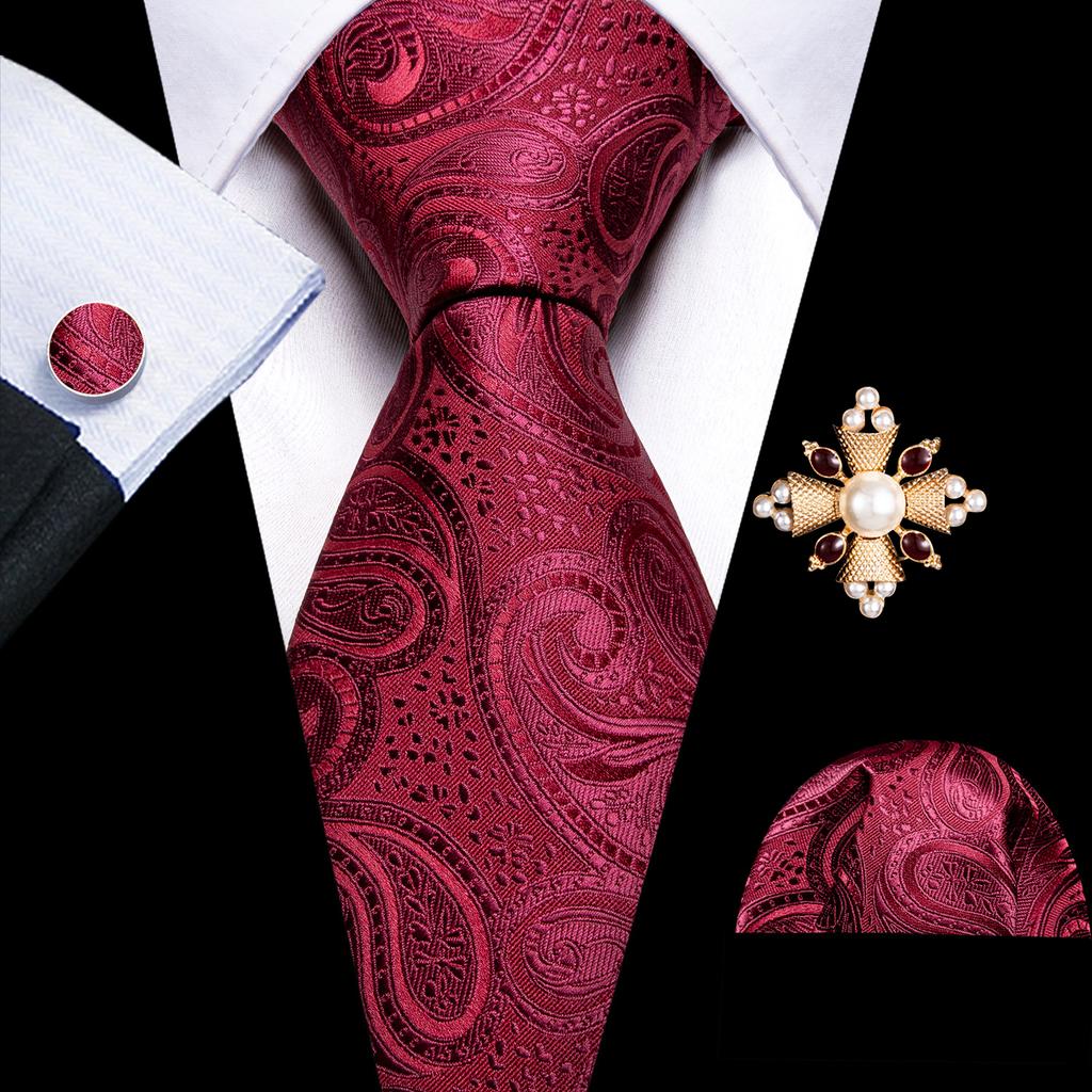 Комплект для мужчин: галстук, брошь и карманный платок