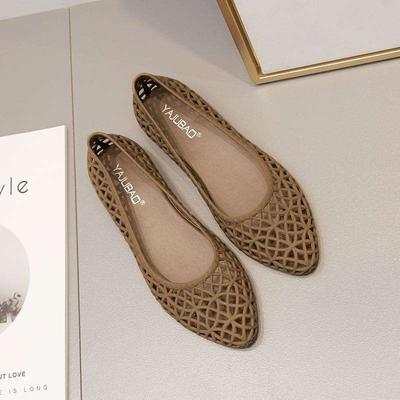 2025 новые повседневные сандалии на мягкой подошве женские на плоской подошве летняя мода полые туфли-желе мелкие пластиковые одинарные туфли пляжная обувь