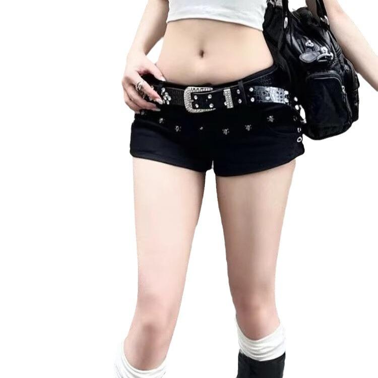 Американские черные джинсовые шорты с заклепками и низкой талией для женщин Y2K — лето 2024 г.