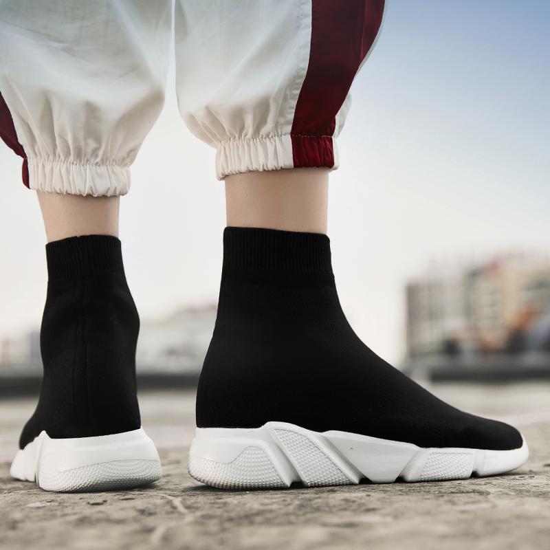 Classic Black Running Shoes Men Fashion High Top Socks Trainers Women Lightweight Slip-on Casual Sneakers Unisex Tenis Hombres