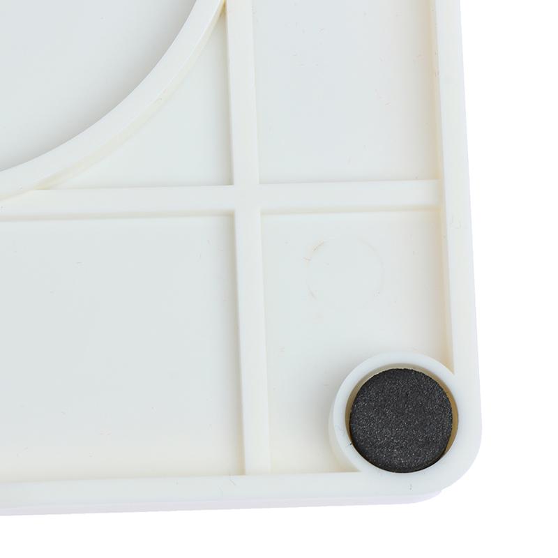 Модель для отработки навыков венепункции. Силиконовая учебная модель для наложения швов на кожу человека.