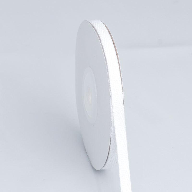 Романтичная и уютная елочка из хлопковой ленты своими рукамиАксессуары для костюмовТканая хлопковая лентаЛентаЦветная лентаЛента для воротникаГрубая одеждаШапкиАксессуары