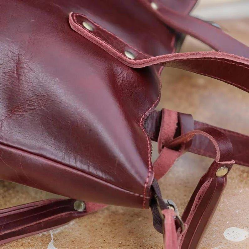 Кожаная сумка-тоут из натуральной кожи с большим передним карманом, один размер — идеальный подарок для нее. ( Доступно 3 захватывающих цвета )