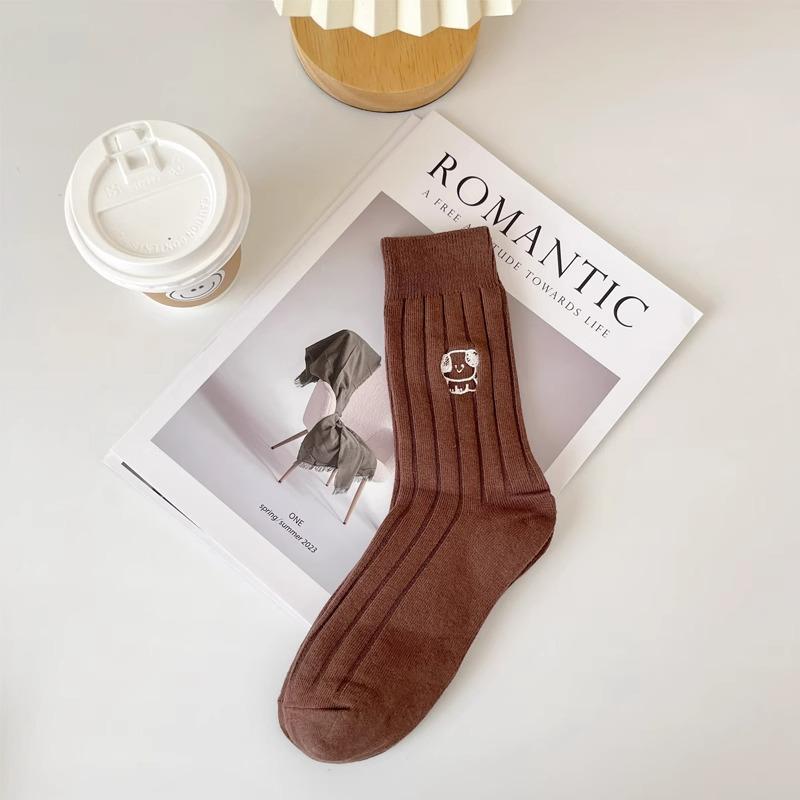 Женские милые осенние и зимние повседневные носки средней длины с вышитым щенком, модные хлопковые носки для девочек