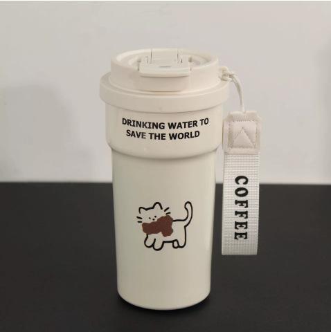 Water bottle cute bear coffee cup high value straw coffee cup with lifting rope portable portable thermal insulation cup