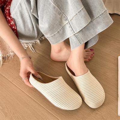 Ретро желтые шлепанцы на толстой подошве с закрытым носком женские летние 2025 новые с юбкой нескользящие полые прохладные шлепанцы