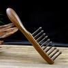 Расческа для вьющихся волос из сандалового дерева с широкими зубьями и круглой ручкой для меридионального массажа